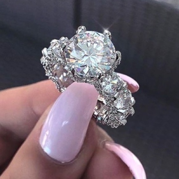 Sold on curtsy - Picture 2 of 3